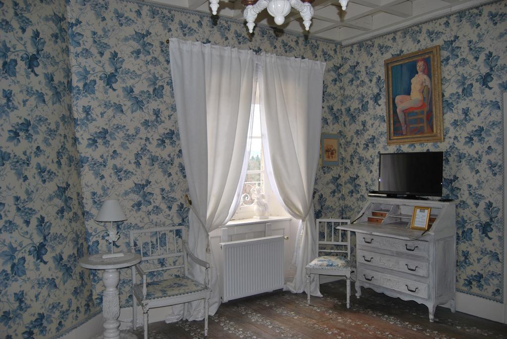 Chateau De Chantelauze Olliergues Rum bild