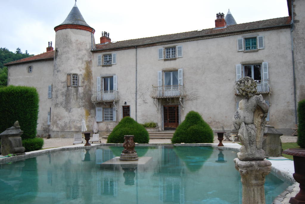 Chateau De Chantelauze Olliergues Exteriör bild